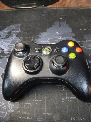 Microsoft Xbox 360 Black controller like new