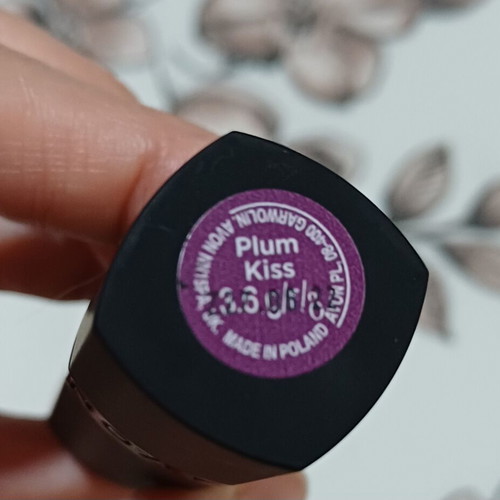 Avon Ultra Matte Lipstick Plum Kiss like new, dark plum shade