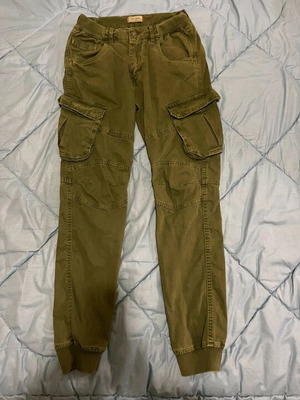 Cargo pants olive with pockets, like new, size 32