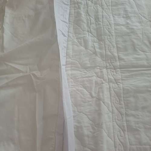 Bridal quilt double with two pillowcases new