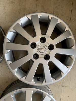 Opel 16-inch rims 5x110 bolt pattern used