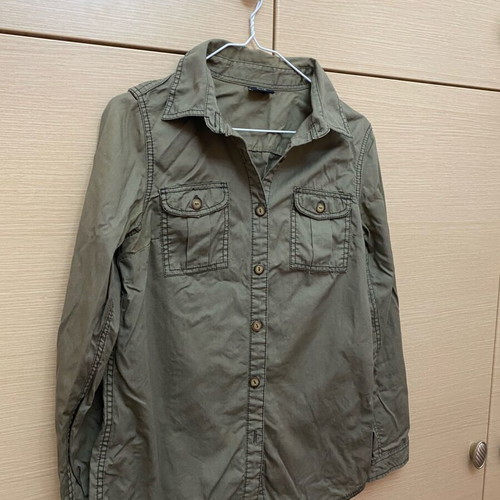 H&M shirt green khaki like new, size M