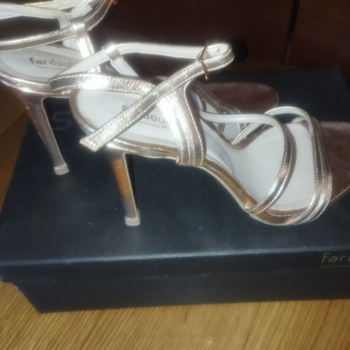 Fardoulis leather sandals like new, gold, size 39, 11 cm heel