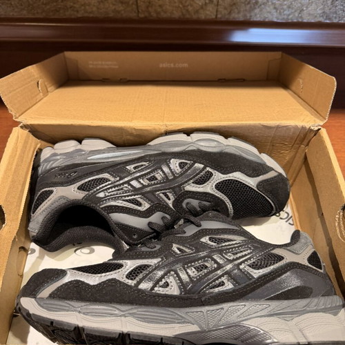Asics Gel-NYC sneakers size 42 new, black