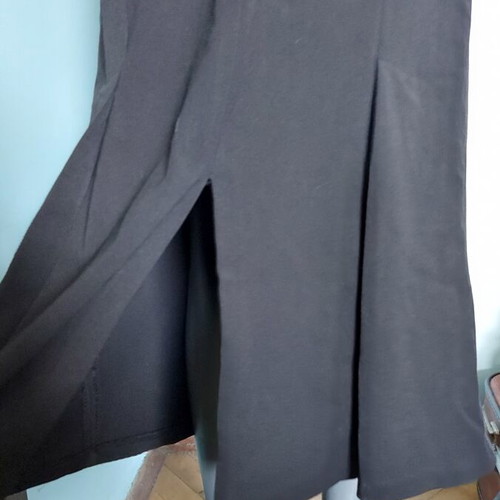Luxury Black Italian Skirt like new, sizes XL and XXL