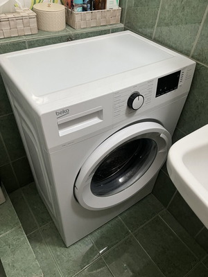 Beko B1WFK2604WEE washing machine like new, 6 kg front load