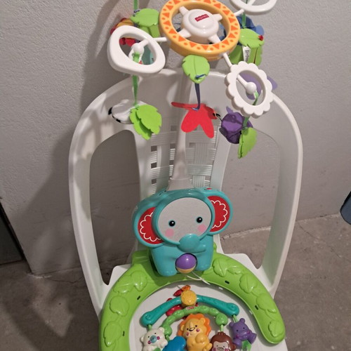 Musical Mobile Fisher Price like new with base for baby crib