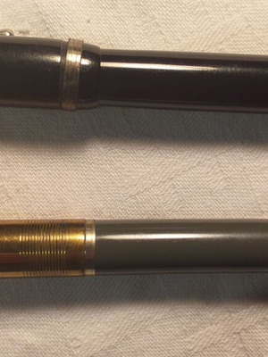 Universal collectible pens set of 2, Dyno-Flo and Universal 8 Inalterable