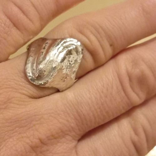 Silver hammered ring 925 new, size 58