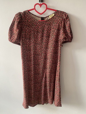 Namaste dress medium used with puff sleeves and matching belt