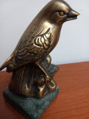 Decorative bird sculpture like new