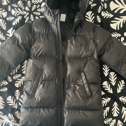 Nike kids black jacket like new, size 122-128