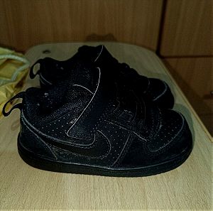Παιδικά μαύρα αθλητικά παπούτσια nike  νο 23,5