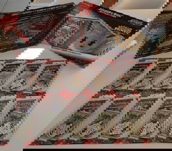 Pokemon Team Rocket's Mewtwo ex box+ Prismatic evolutions accessory Pouch + 10 blister packs DER