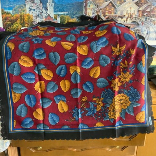 Scarves like new, multicolor