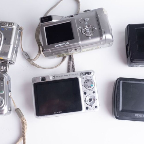 Vintage digital cameras used, 6 for parts or repair Samsung Olympus Nikon Sony Pentax Fujifilm