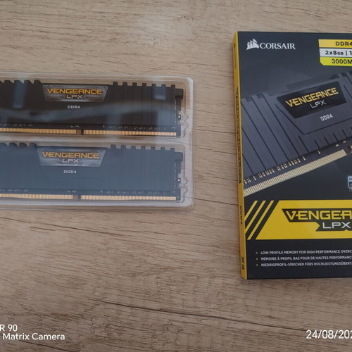 Corsair Vengeance LPX CMK16GX4M2B3000C15 16GB DDR4 3000MHz RAM kit