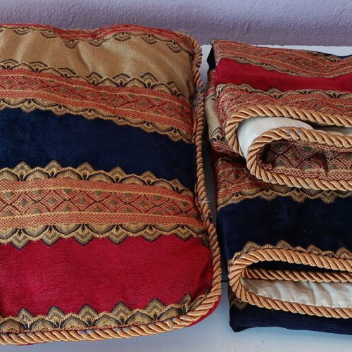 Pillow and 2 large pillowcases set like new for sofa bed or floor