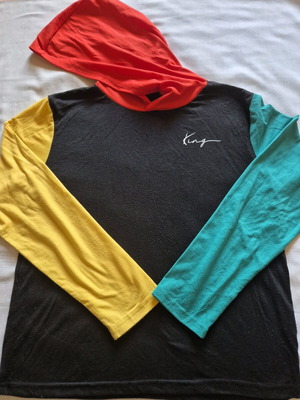 Μπλούζα με μακρύ μανίκι και κουκούλα μεταχειρισμένη για 11-12 ετών