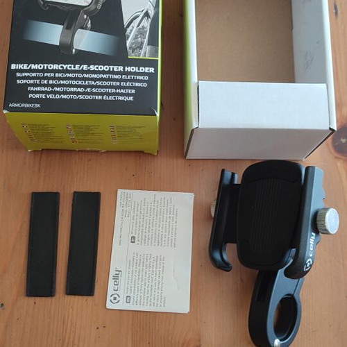 Celly ArmorBike smartphone holder like new for bike, scooter, motorcycle