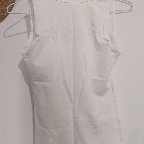 White t-shirt like new with pink letters, size S