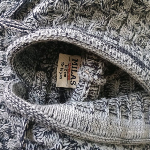 Gray pullover used for boys size 152 cm
