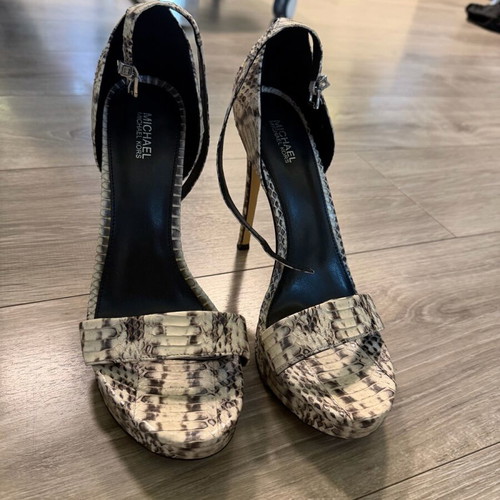 Michael Kors sandal new, size 38.5-39, white and beige