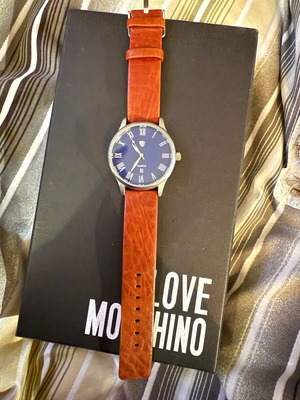 Auriol men's watch like new with leather strap