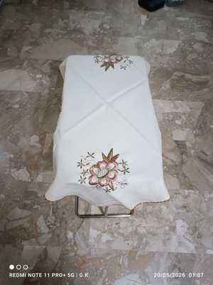 Machine Embroidery Tablecloth 70×70 cm like new