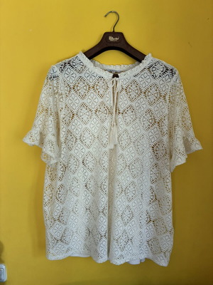 MS Mode Cream Crochet Lace Blouse with Tassel Neck and Attached Camisole, Size XL