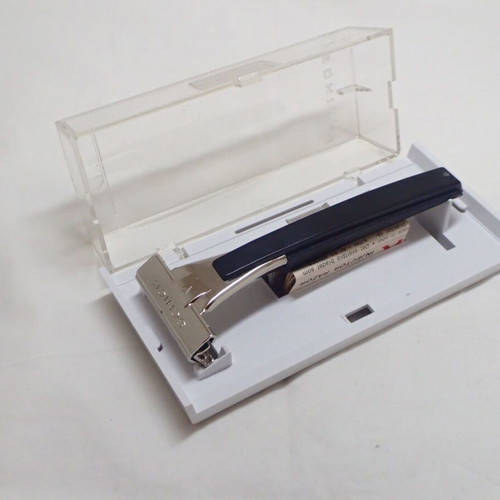 Schick Injector Type L1 Razor with Black Handle and Case like new