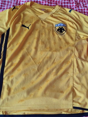 Φανέλα ποδοσφαίρου Puma AEK Αθήνα μέγεθος L μεταχειρισμένη με ελαφριά φθορά