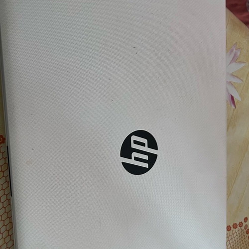 HP 15-db1008nv laptop like new with AMD Ryzen 7, 4GB RAM, 256GB SSD