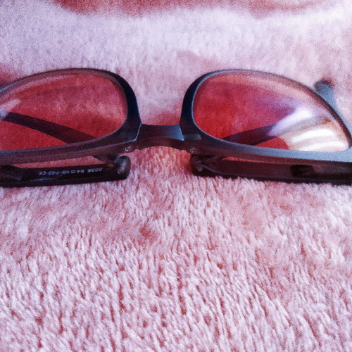 Foldable sunglasses new with original design and various colors