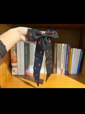 Hair bow clip like new