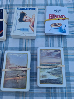 Playing cards, set of 8