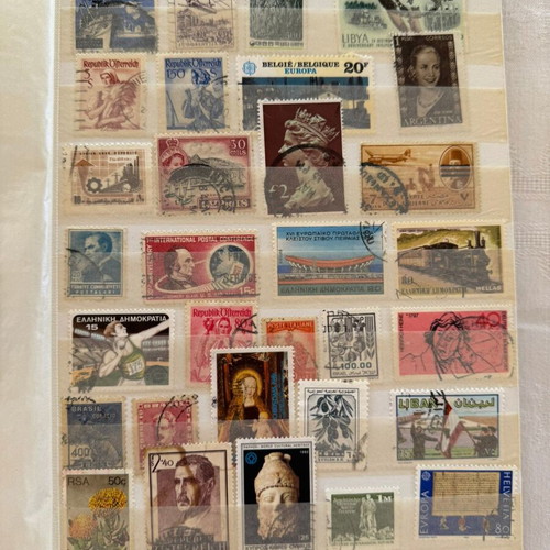Stamp album collection #1037 like new, 16 pages, international