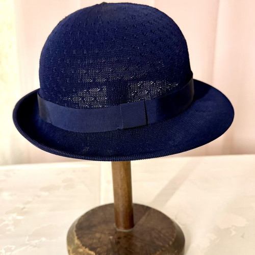 Kangol vintage women's hat made in England, like new, navy blue, size S