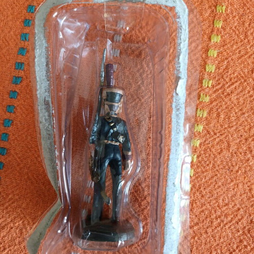 Lead soldier figure and magazine #5 by DEAGOSTINI like new