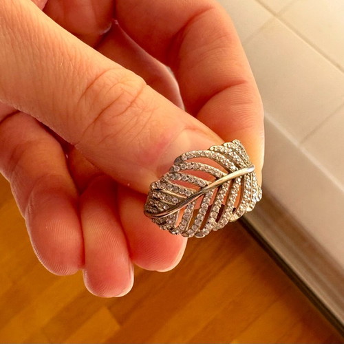 Silver ring new, very light, 1.8 cm