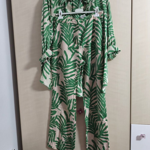 H&M shirt and pants set like new, beige and green