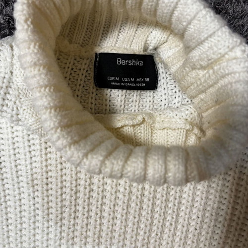 Bershka White Wool Turtleneck Sweater like new, size M