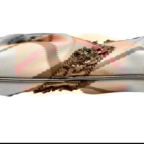 Burberry чанта за рамо употребявана, бежова и сребърна лакова кожа