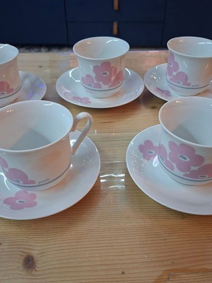 Vintage porcelain set with 5 large cups new