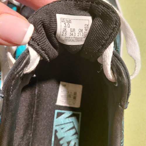 Vans YT Ward Glow sneakers size 34 like new, neon blue and black