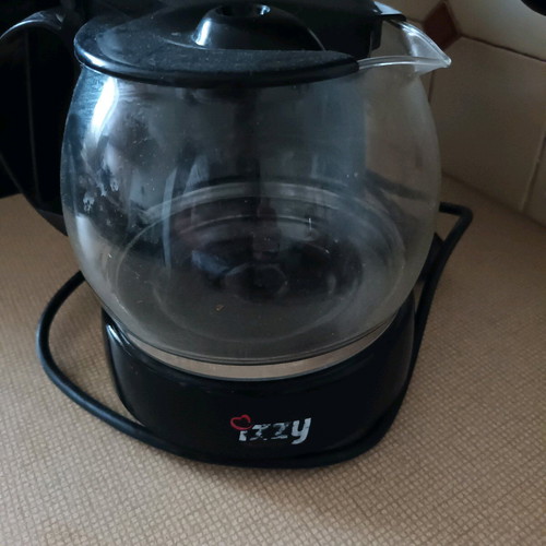 Izzy filter coffee maker like new