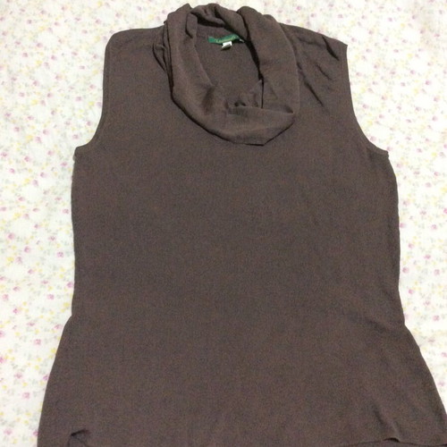 Leonard’s women’s sleeveless blouse XL like new, dark rotten apple color