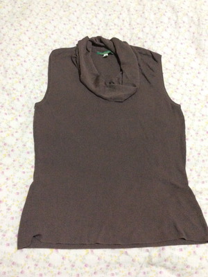 Leonard’s women’s sleeveless blouse XL like new, dark rotten apple color