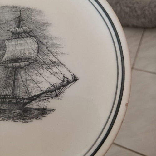 Dousakis Plate "Aris" like new, historic ship design