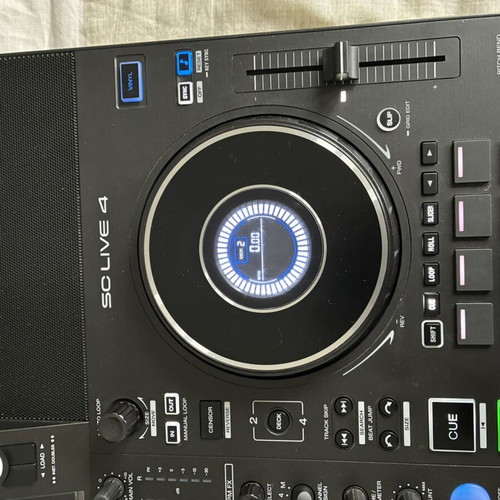 Denon SC Live 4 DJ Controller like new with carrying bag and cover